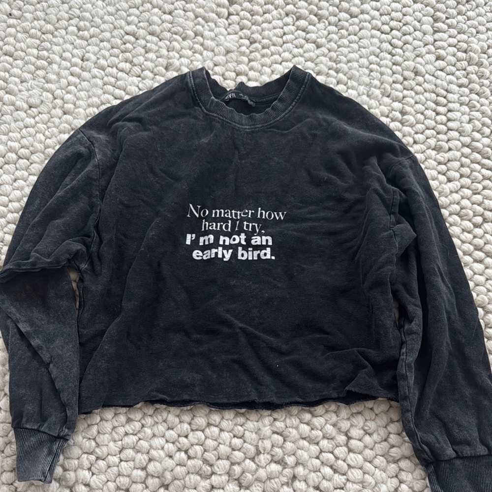 Zara Black Crew Neck Sweater with Modern Cropped Design - Picture 3 of 3